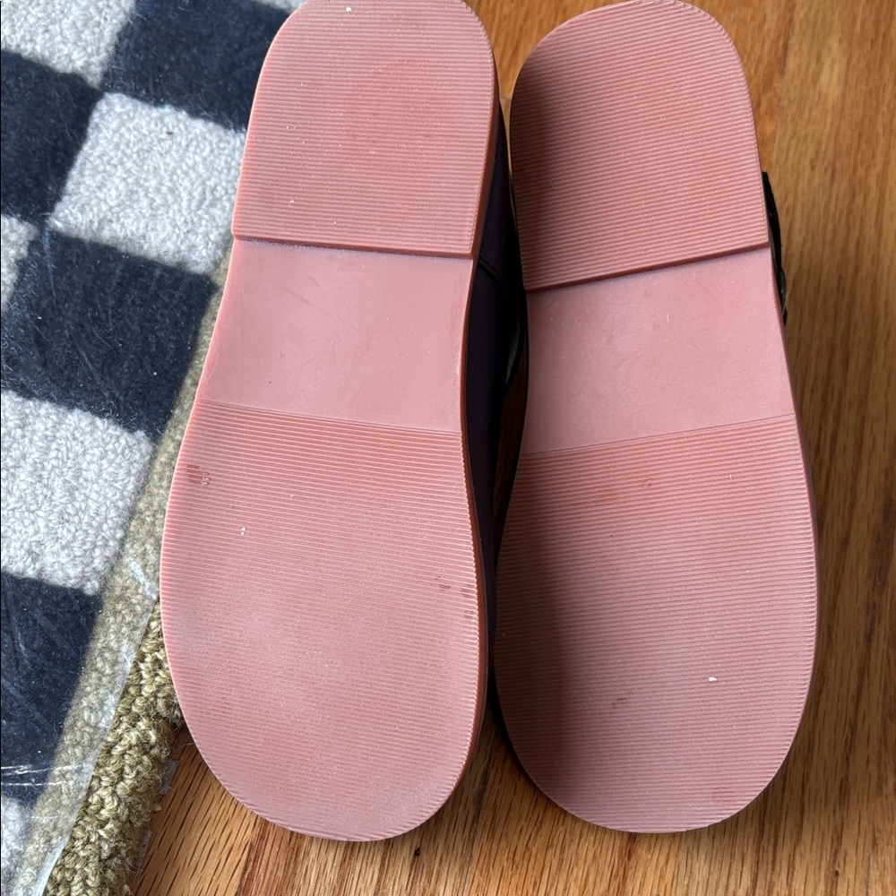 Felix & Flora Girls Maryjane dress shoes perfect for Easter - Picture 2 of 9